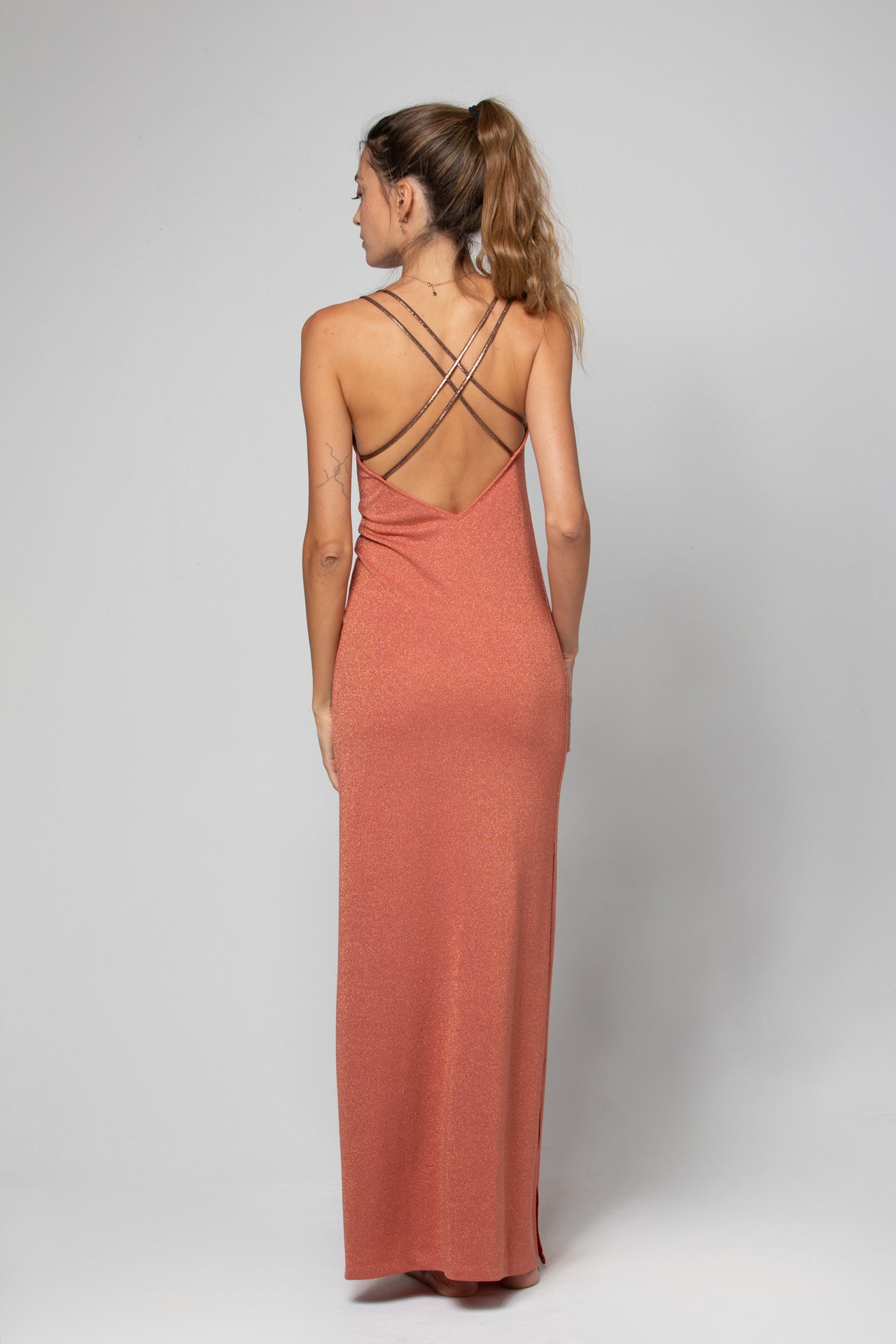 ROBE LONGUE CROISÉE DANS LE DOS KALIA LUREX COPPER