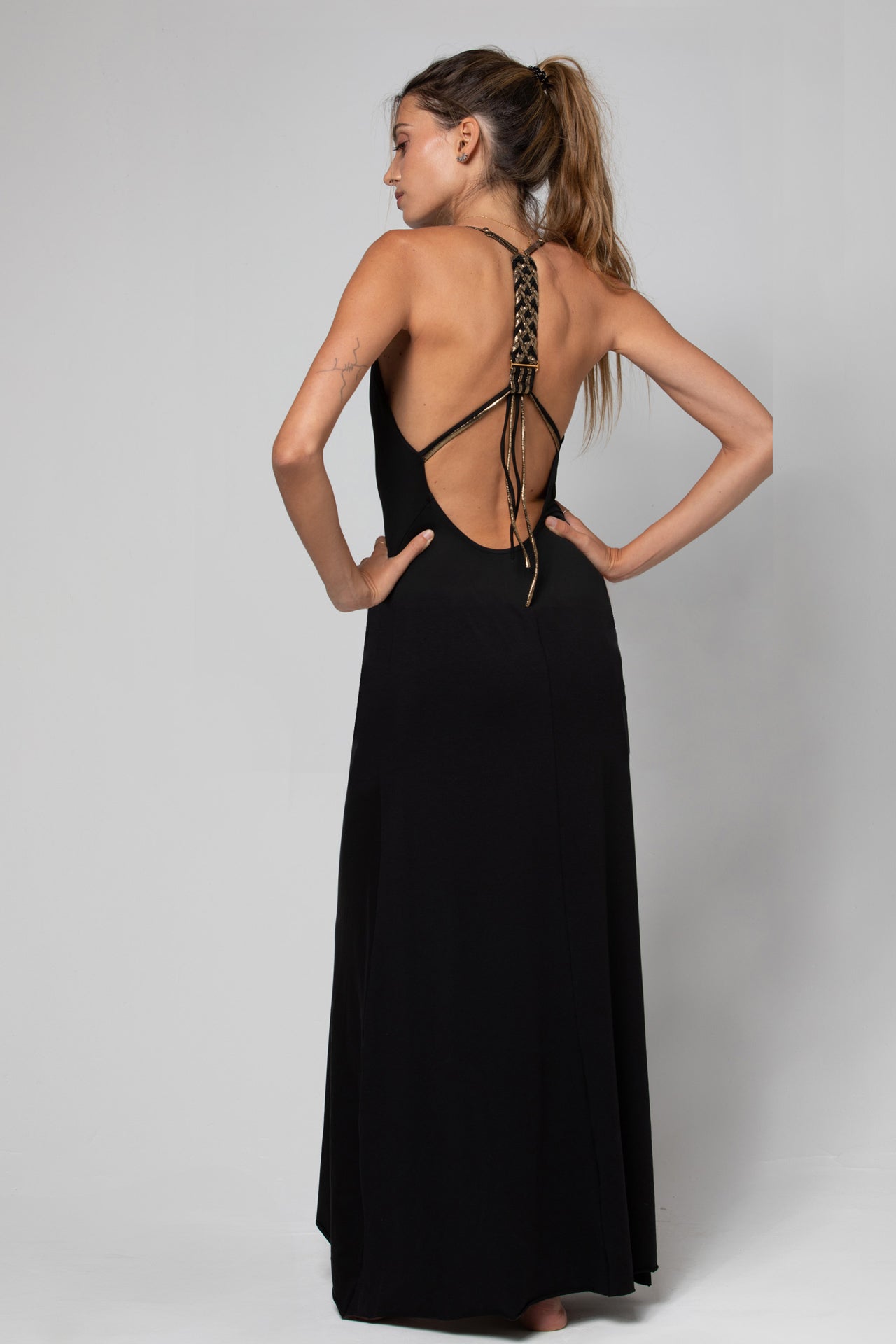 ROBE LONGUE DÉTAIL MACRAMÉ DIYA NOIRE